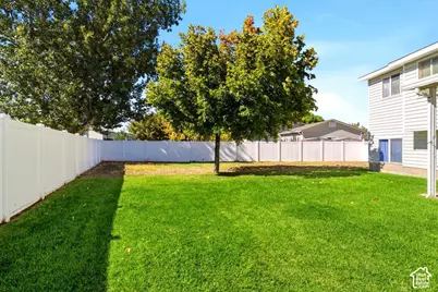 2089 W 1570 N, Clinton, UT 84015 - Photo 27