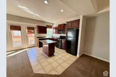 872 N Shepard Creek Pkwy, Farmington, UT 84025 - Photo 3