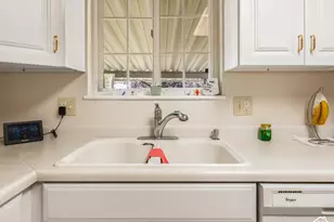 79 S Talbot Dr E, Layton, UT 84041 - Photo 9