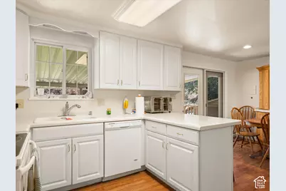 79 S Talbot Dr E, Layton, UT 84041 - Photo 7