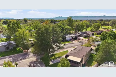 746 E Pontiac Dr, Murray, UT 84107 - Photo 39