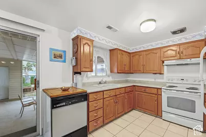 354 Fairlane Dr, Tooele, UT 84074 - Photo 9