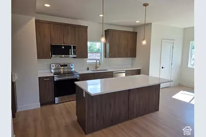 7629 S 300 E, Sandy, UT 84047 - Photo 11