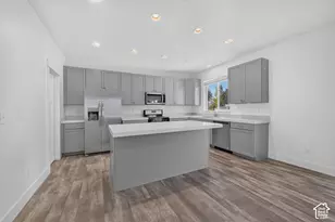 7882 S Grantown Ct W, West Jordan, UT 84088 - Photo 3