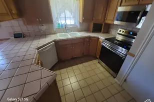 2446 E Sundown Ave S, Cottonwood Heights, UT 84121 - Photo 9