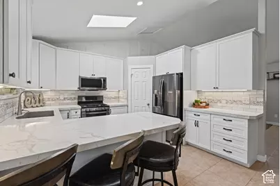 5709 S 2200 W, Roy, UT 84067 - Photo 9