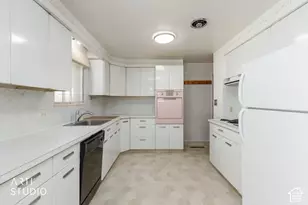 241 W 750 N, Clearfield, UT 84015 - Photo 11