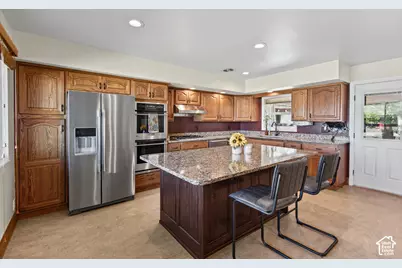 946 E Arlington Way S, Bountiful, UT 84010 - Photo 9