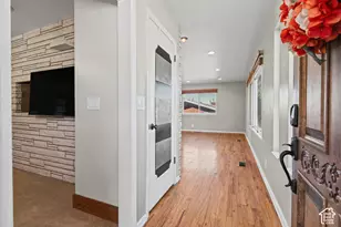 946 E Arlington Way S, Bountiful, UT 84010 - Photo 7