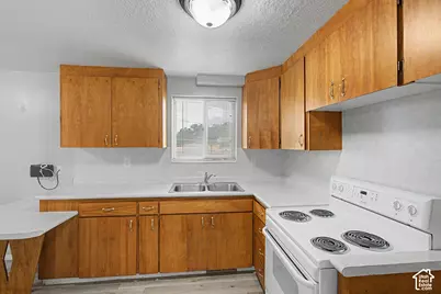 626 S 400 E #A-B, Payson, UT 84651 - Photo 7
