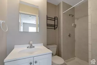429 Center St, Clearfield, UT 84015 - Photo 13