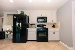 2108 S Main St, Clearfield, UT 84015 - Photo 15