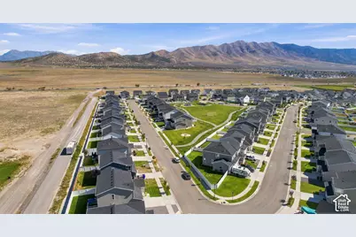 1333 E Wilbur Ln N, Eagle Mountain, UT 84005 - Photo 43