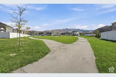 1333 E Wilbur Ln N, Eagle Mountain, UT 84005 - Photo 35