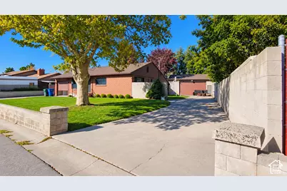 9506 S Garnet Dr E, White City, UT 84094 - Photo 3