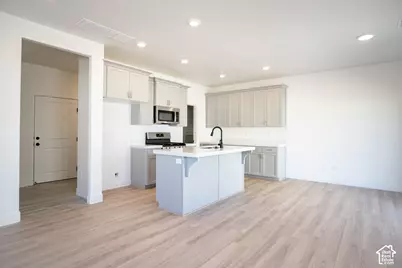 562 W 1750 N, Harrisville, UT 84404 - Photo 3