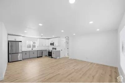 279 E 4525 S, Washington Terrace, UT 84405 - Photo 3