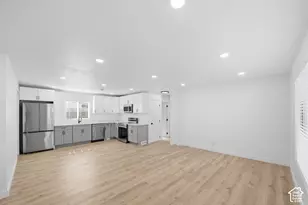 279 E 4525 S, Washington Terrace, UT 84405 - Photo 3