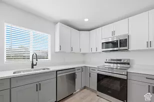 279 E 4525 S, Washington Terrace, UT 84405 - Photo 5