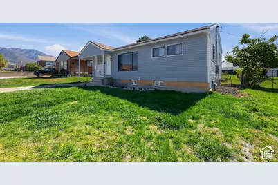 279 E 4525 S, Washington Terrace, UT 84405 - Photo 17