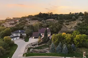 2119 E Oak Ln, Layton, UT 84040 - Photo 3