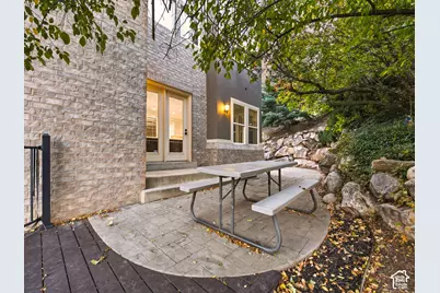 2119 E Oak Ln, Layton, UT 84040 - Photo 9