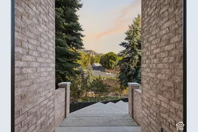 2119 E Oak Ln, Layton, UT 84040 - Photo 15