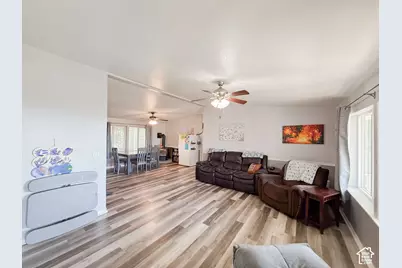 261 Lakeview, Layton, UT 84041 - Photo 3