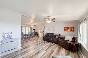 261 Lakeview, Layton, UT 84041 - Photo 3