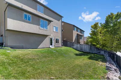 10451 N Sugarloaf Dr, Cedar Hills, UT 84062 - Photo 35