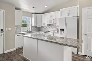 2212 Craig Ln, Syracuse, UT 84075 - Photo 9