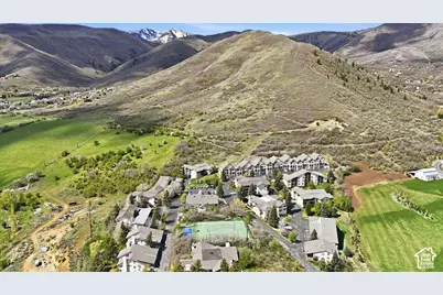 1041 W Grindelwald Ct #R5, Midway, UT 84049 - Photo 7