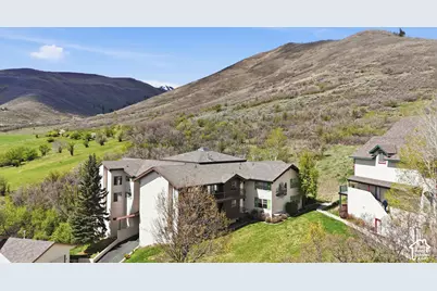 1041 W Grindelwald Ct #R5, Midway, UT 84049 - Photo 3