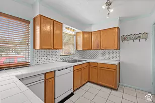 647 E 400 S, Clearfield, UT 84015 - Photo 9