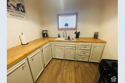 310 W Clark St, Grantsville, UT 84029 - Photo 9
