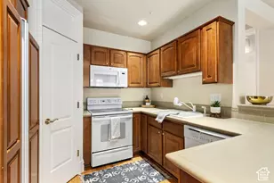 150 S 300 E, Salt Lake City, UT 84111 - Photo 5