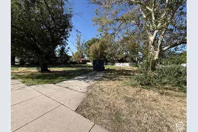 630 S 300 E, Centerville, UT 84014 - Photo 5