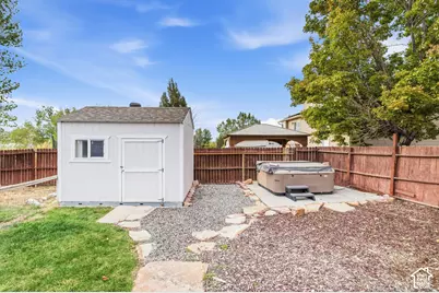 723 E Fox Run Dr, Tooele, UT 84074 - Photo 35