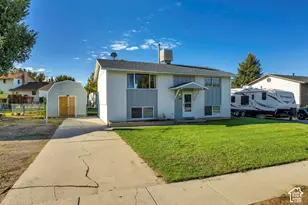603 W 1580 N, Clinton, UT 84015 - Photo 3