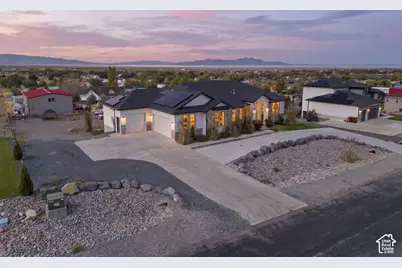 7707 N Cobblerock Rd, Lake Point, UT 84074 - Photo 3