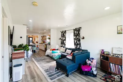 2763 S Cyprus Ln, Magna, UT 84044 - Photo 7