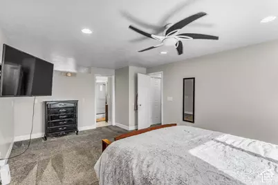 760 N 100 W, Clearfield, UT 84015 - Photo 17