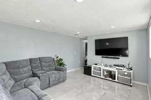 906 W 2400 N, Clinton, UT 84015 - Photo 21