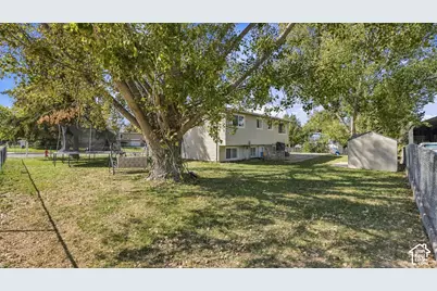 906 W 2400 N, Clinton, UT 84015 - Photo 35