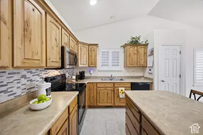 6093 W Altamira Dr, West Valley, UT 84118 - Photo 11
