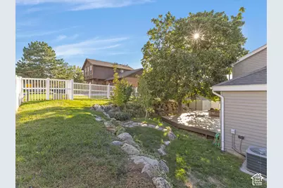 1126 E Gravel Hills Dr, Sandy, UT 84094 - Photo 31