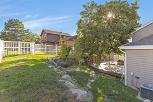 1126 E Gravel Hills Dr, Sandy, UT 84094 - Photo 31