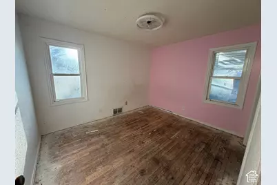 527 S 500 E, Clearfield, UT 84015 - Photo 9