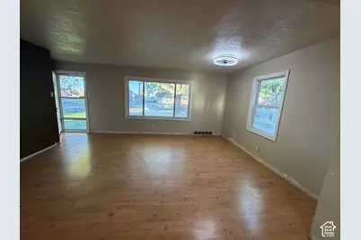 527 S 500 E, Clearfield, UT 84015 - Photo 5