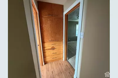 527 S 500 E, Clearfield, UT 84015 - Photo 7